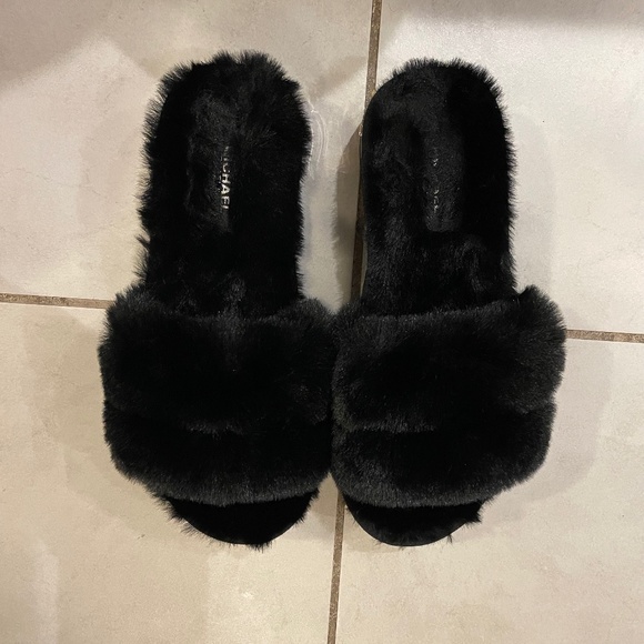 Michael Kors Fluffy Slippers - Picture 1 of 4